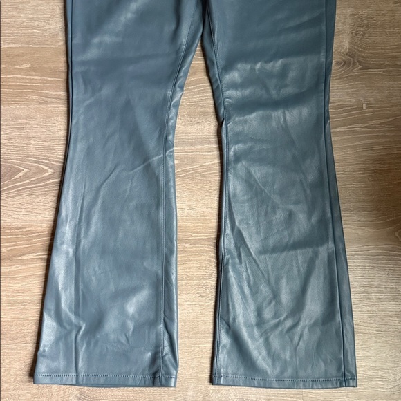 NEW Judy Blue high-waisted tummy control faux leather bootcut pants 32 - Picture 4 of 14